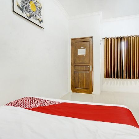 Super Oyo 3702 Homestay Bougenville Syariah Lamongan المظهر الخارجي الصورة