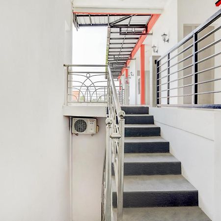 Super Oyo 3702 Homestay Bougenville Syariah Lamongan المظهر الخارجي الصورة