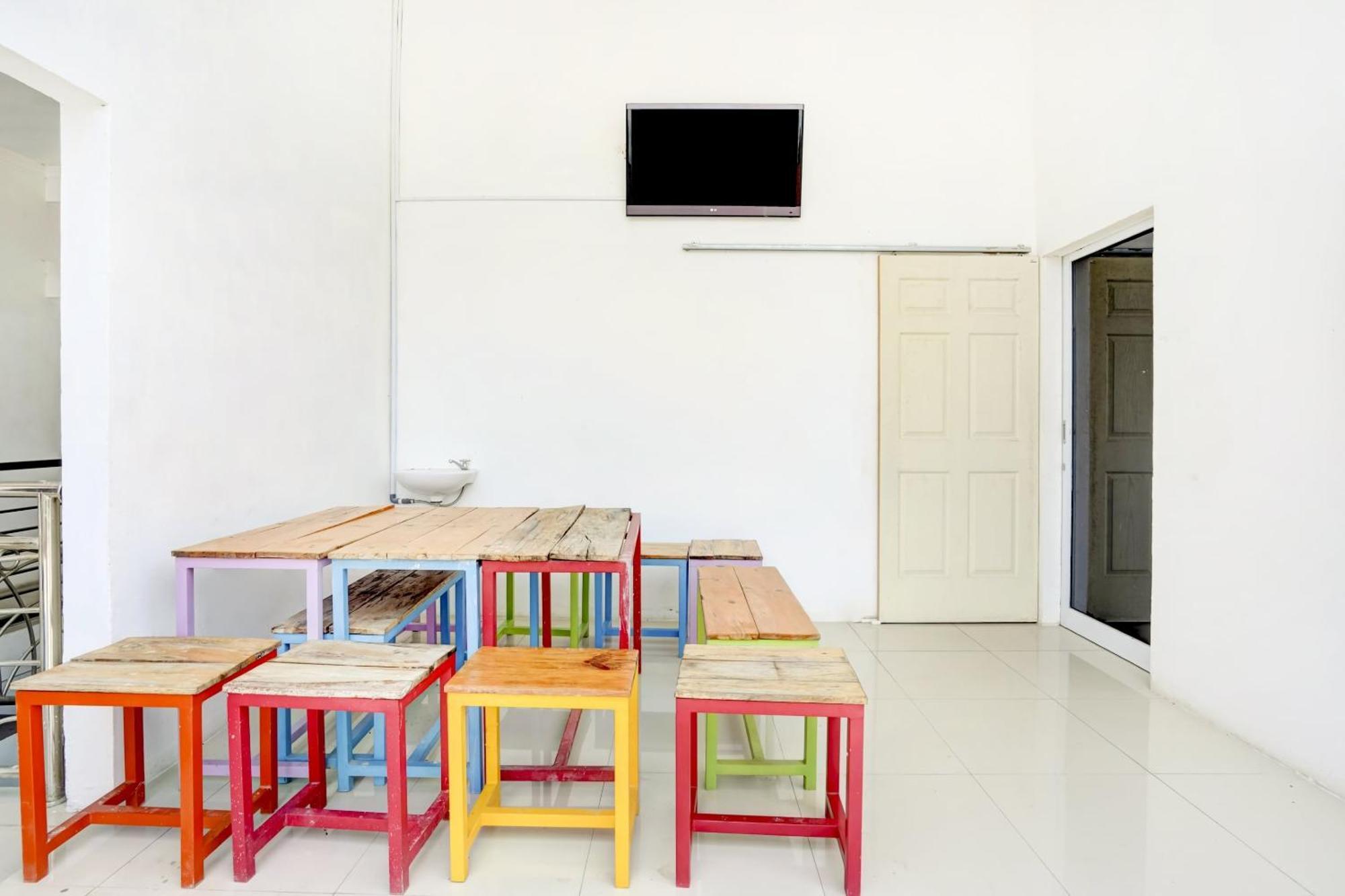 Super Oyo 3702 Homestay Bougenville Syariah Lamongan المظهر الخارجي الصورة
